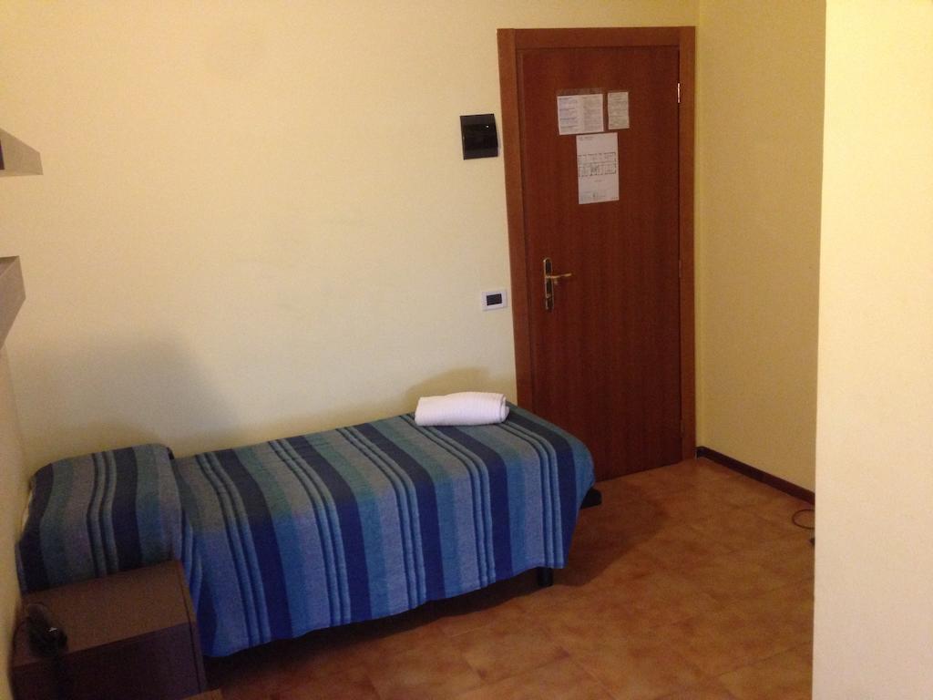 Hotel Ambasciata Чезенатіко Номер фото