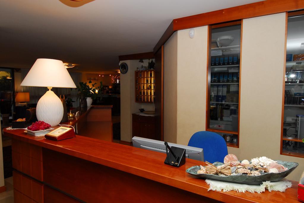 Hotel Ambasciata Чезенатіко Екстер'єр фото